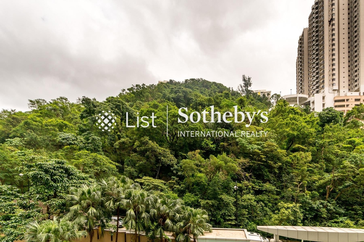 The Legend 名門 | View from Living and Dining Room