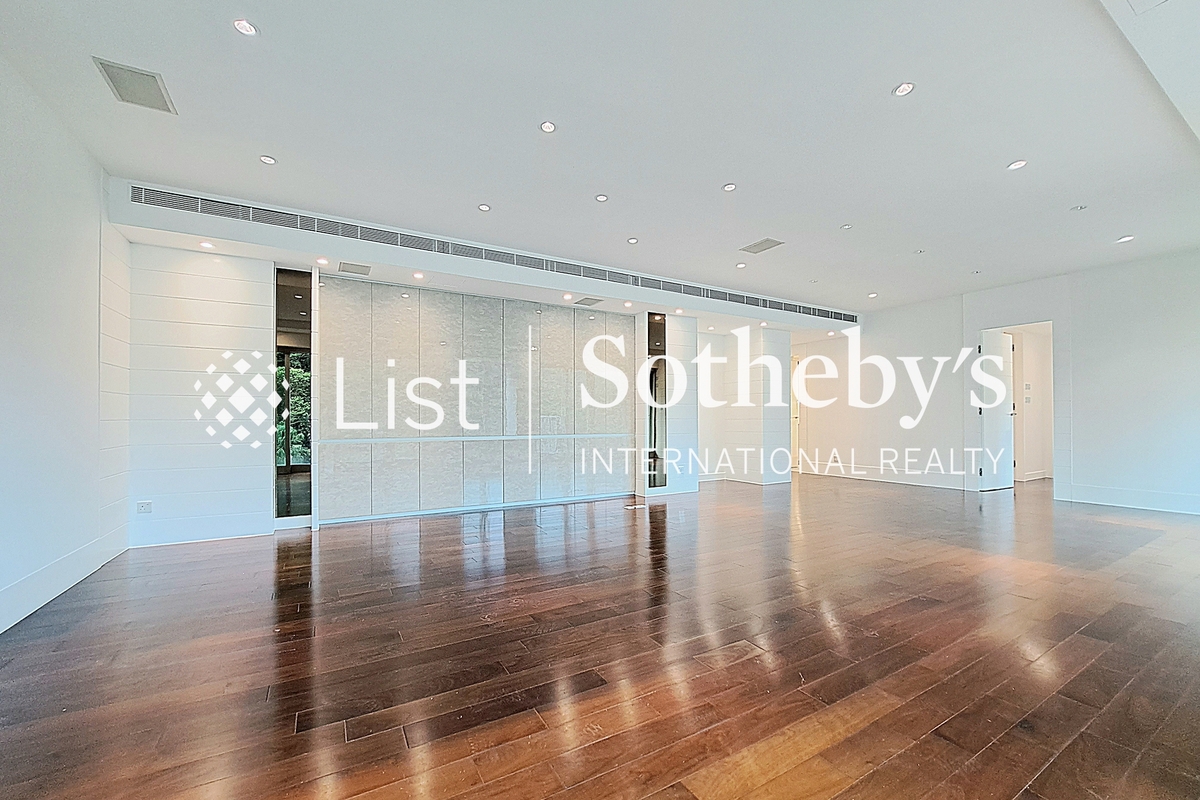 The Legend 名門 | Living and Dining Room