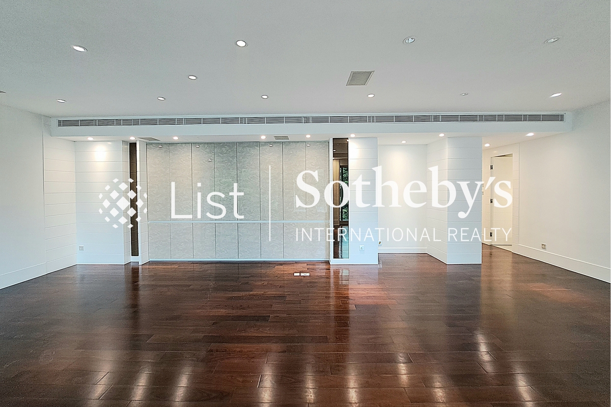 The Legend 名門 | Living and Dining Room