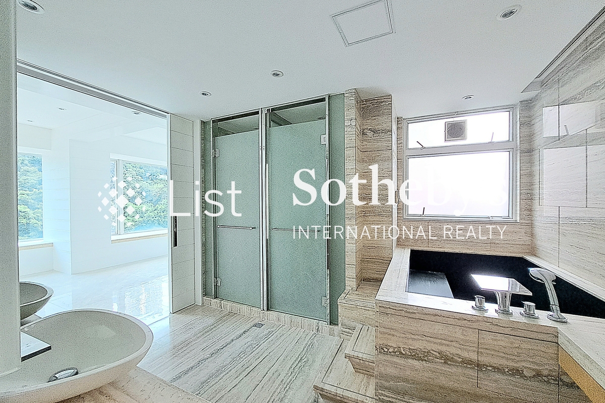 The Legend 名門 | Master Bathroom