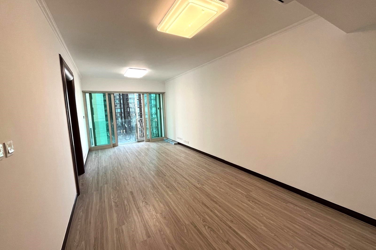 The Legend 名門 | Living and Dining Room