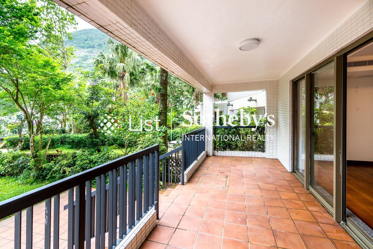 Mount Austin Estate 山景花園別墅 | Private Terrace off Living Room