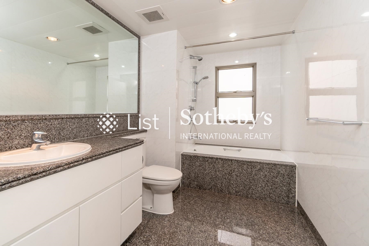 Mount Austin Estate 山景花園別墅 | Second En-suite Bathroom