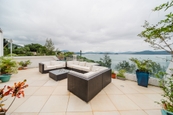 The Riviera 滿湖花園 | Private Terrace off Living Room