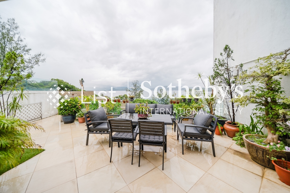 The Riviera 滿湖花園 | Private Terrace off Master Bedroom