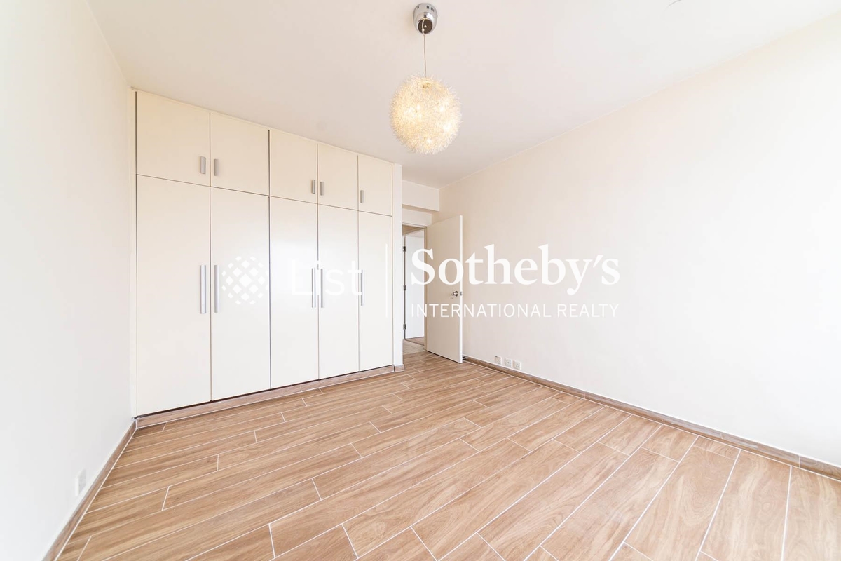 The Riviera 滿湖花園 | Third Bedroom