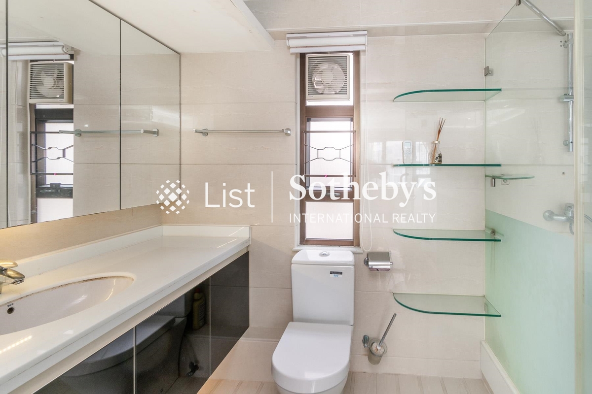 Park View Court 恒柏園 | Master Bathroom