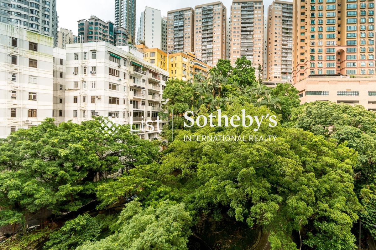 Park View Court 恒柏園 | View from Living Room