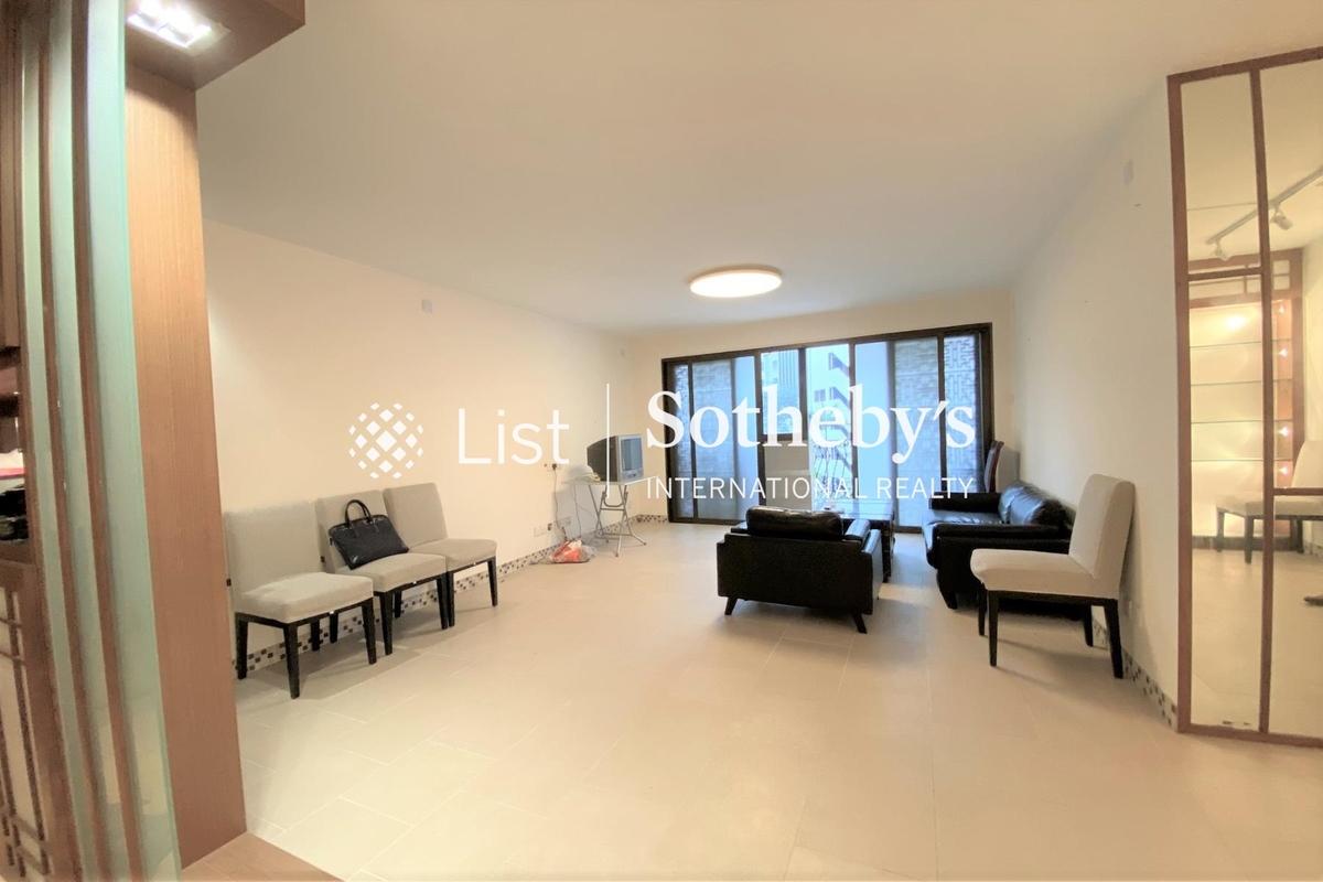 Park View Court 恒柏園 | Living and Dining Room