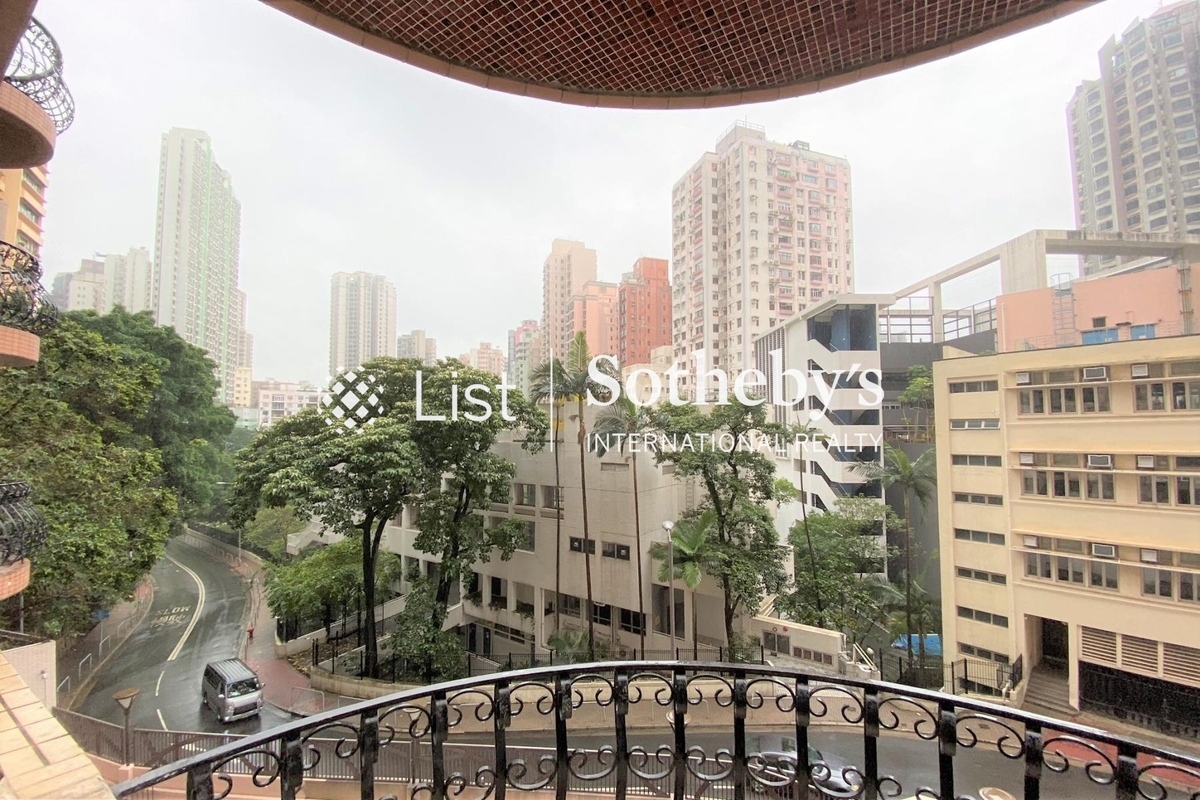 Park View Court 恒柏園 | View from Living and Dining Room