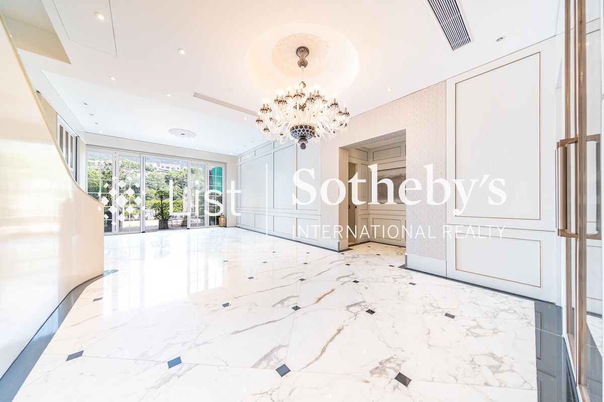 1 Shouson Hill Road East 壽臣山道東1號 | Living and Dining Room