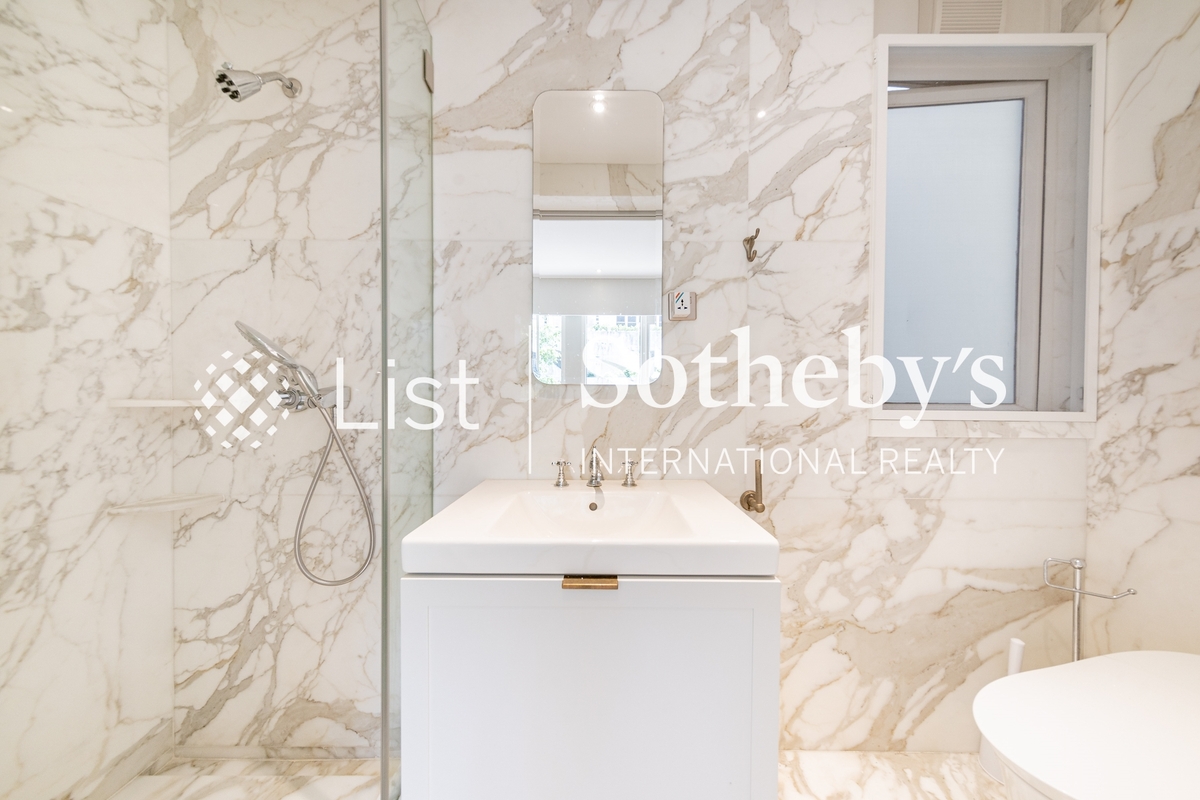 1 Shouson Hill Road East 壽臣山道東1號 | Second En-suite Bathroom