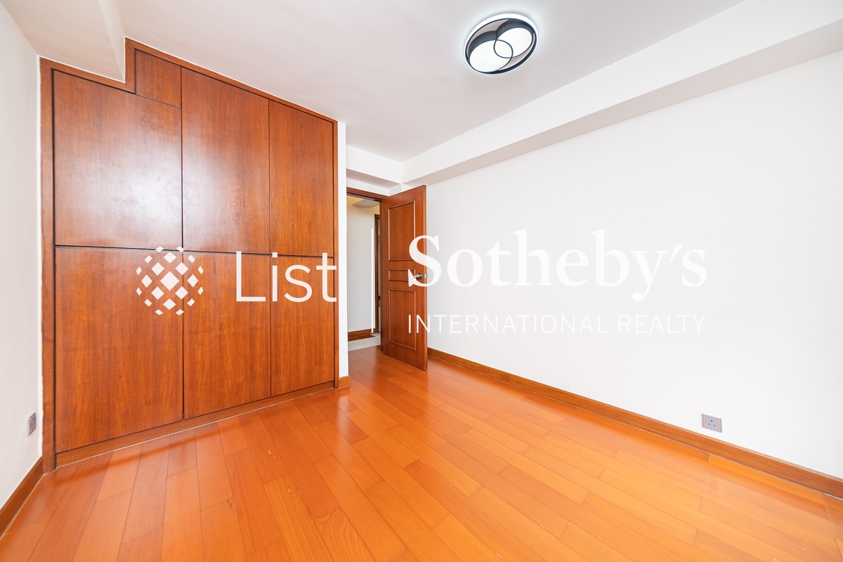 Unicorn Gardens 麒麟阁 | Built-in Wardrobe in Third Bedroom 