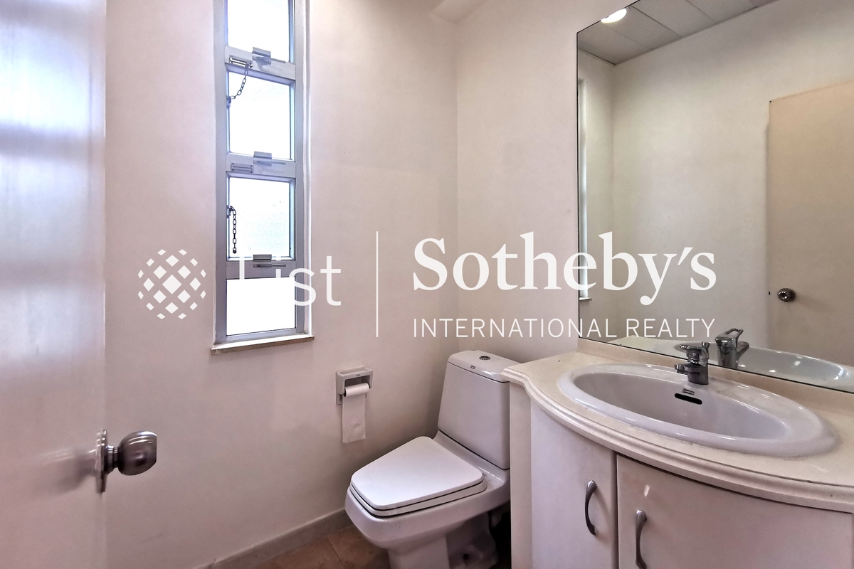 Shouson Hill Road 寿山村道 | Guest Powder Room