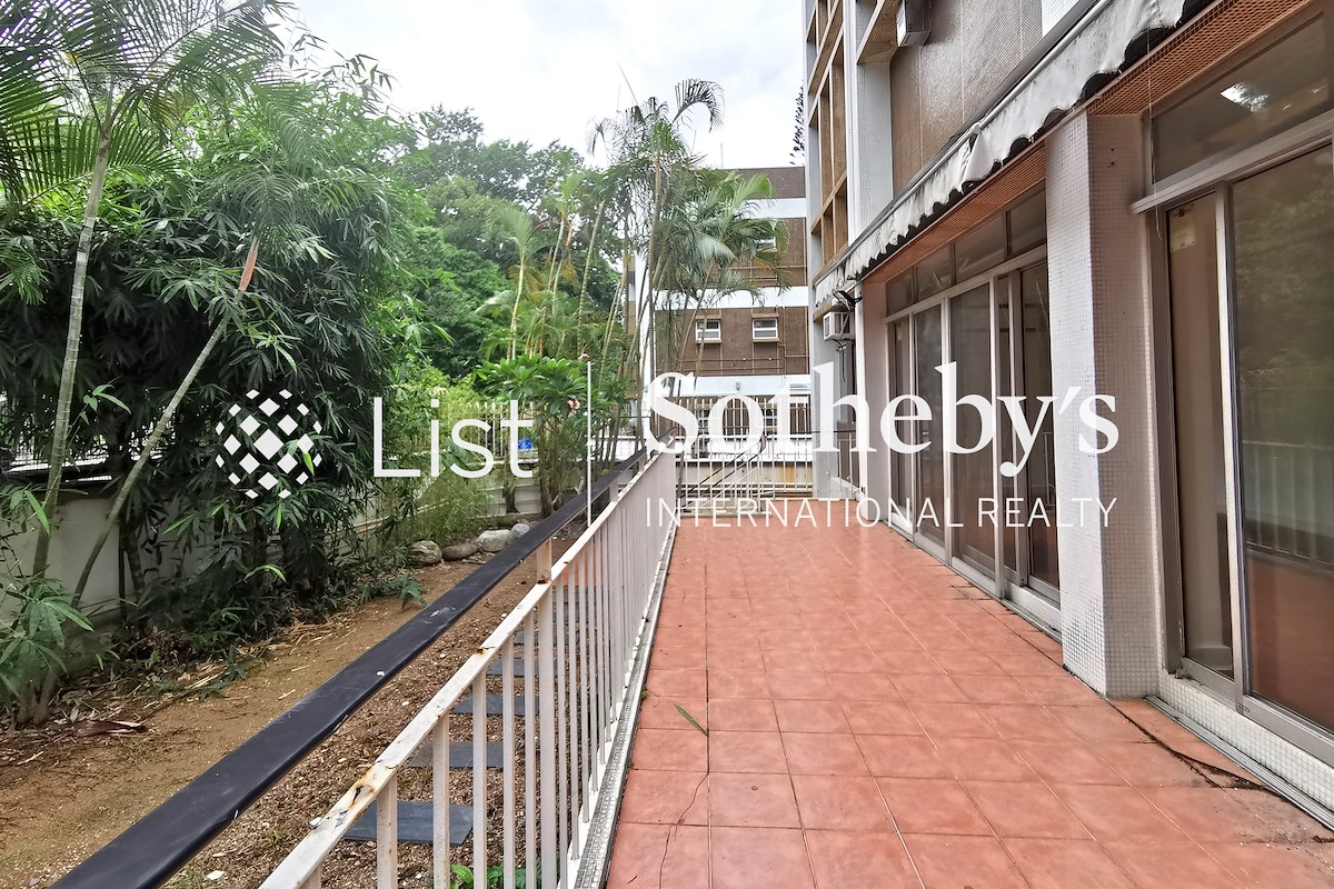 No. 3-3E Shouson Hill Road 壽山村道3-3E號 | Private Garden off Living and Dining Room