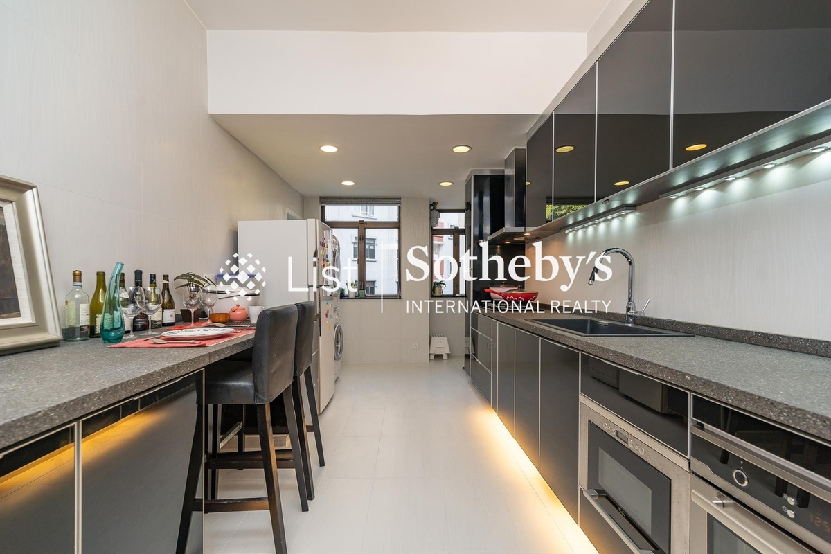 79-81 Blue Pool Road 藍塘道79-81號 | Kitchen