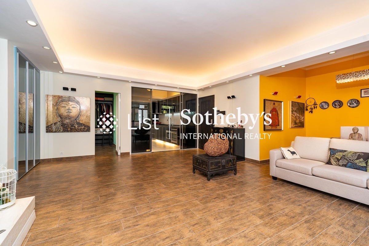 79-81 Blue Pool Road 藍塘道79-81號 | Living and Dining Room