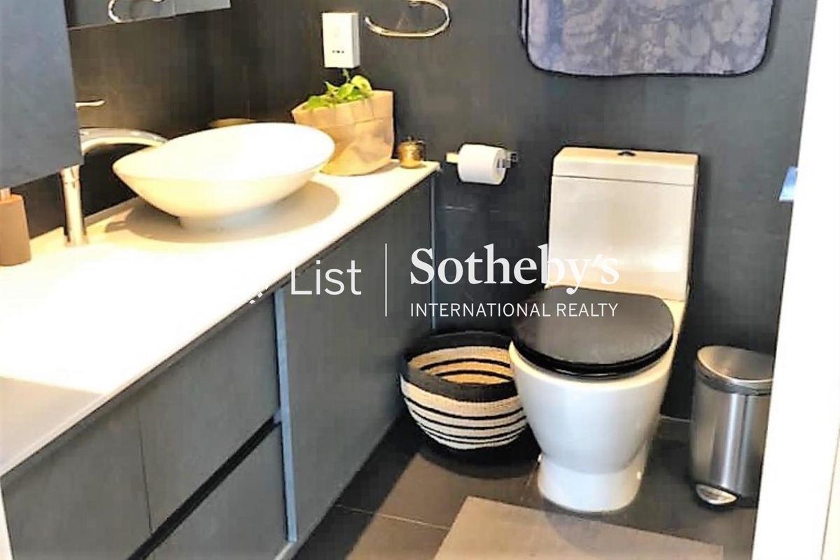 Beaconsfield Court 碧麗閣 | Master Bathroom