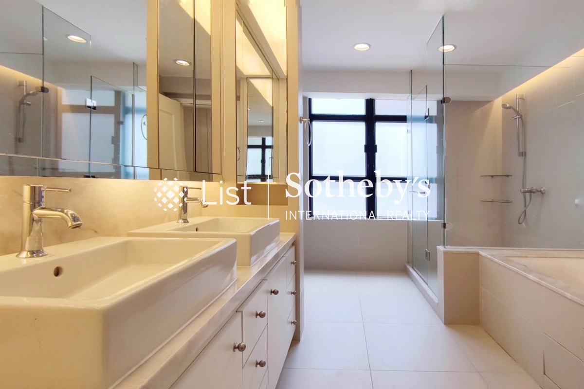 Las Pinadas 朗松居 | Master Bathroom