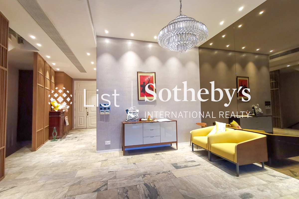 Las Pinadas 朗松居 | Living and Dining Room