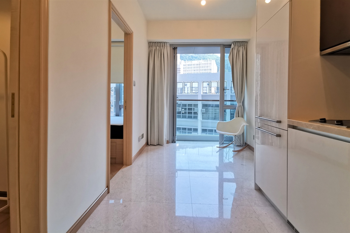No. 63 Pok Fu Lam Road 薄扶林道63號 | Living and Dining Room