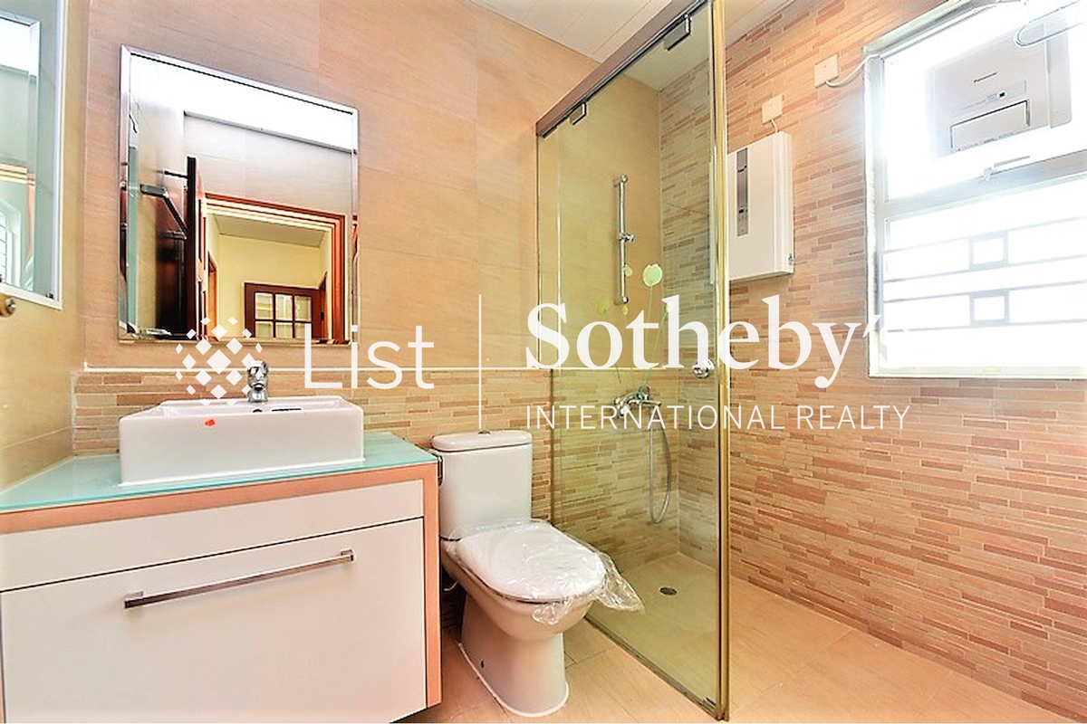 Hau Yuen 厚園 | Guest Bathroom