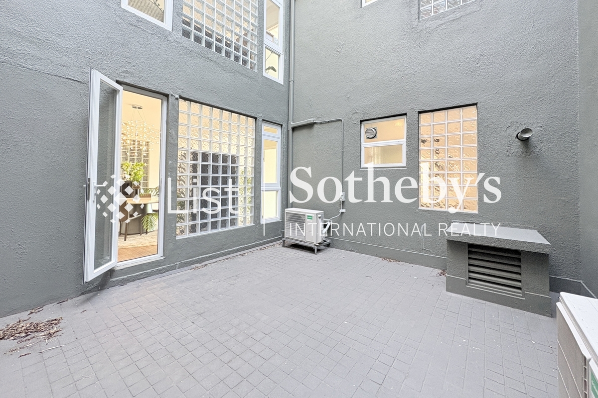 Woodland Villa 傲林轩 | Private Terrace off Living and Dining Room