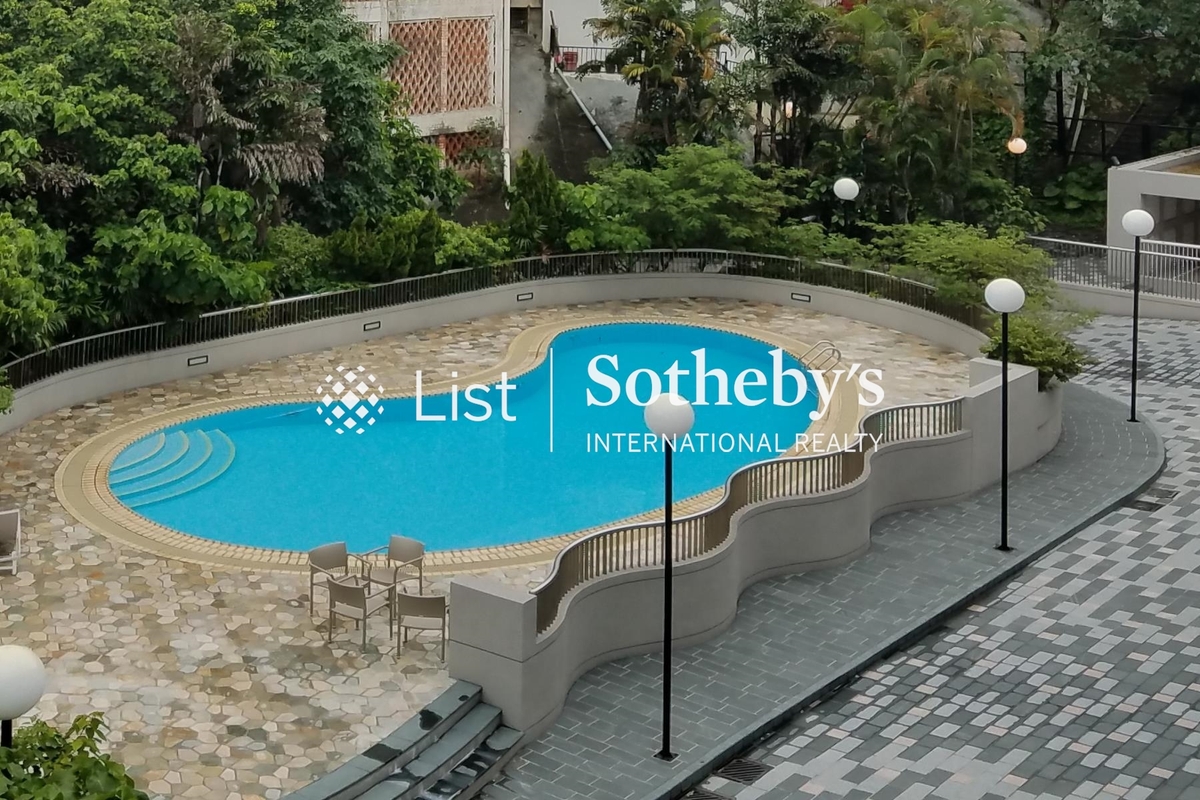 Shouson Garden 壽山花園 | Communal Swimming Pool
