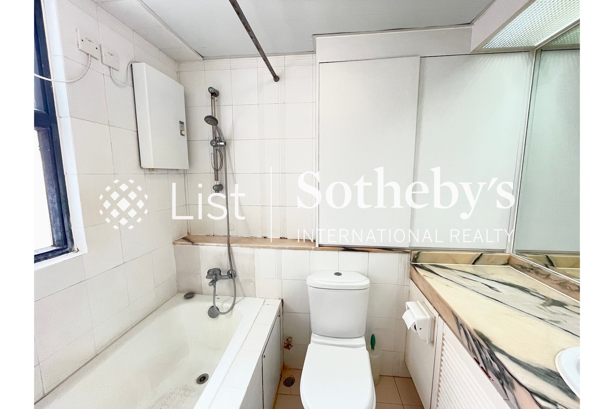 Shouson Garden 寿山花园 | Master Bathroom