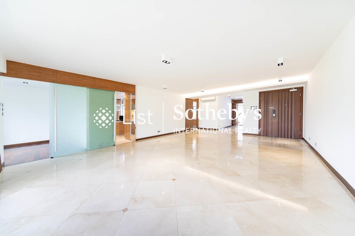 Shouson Garden 壽山花園 | Living and Dining Room