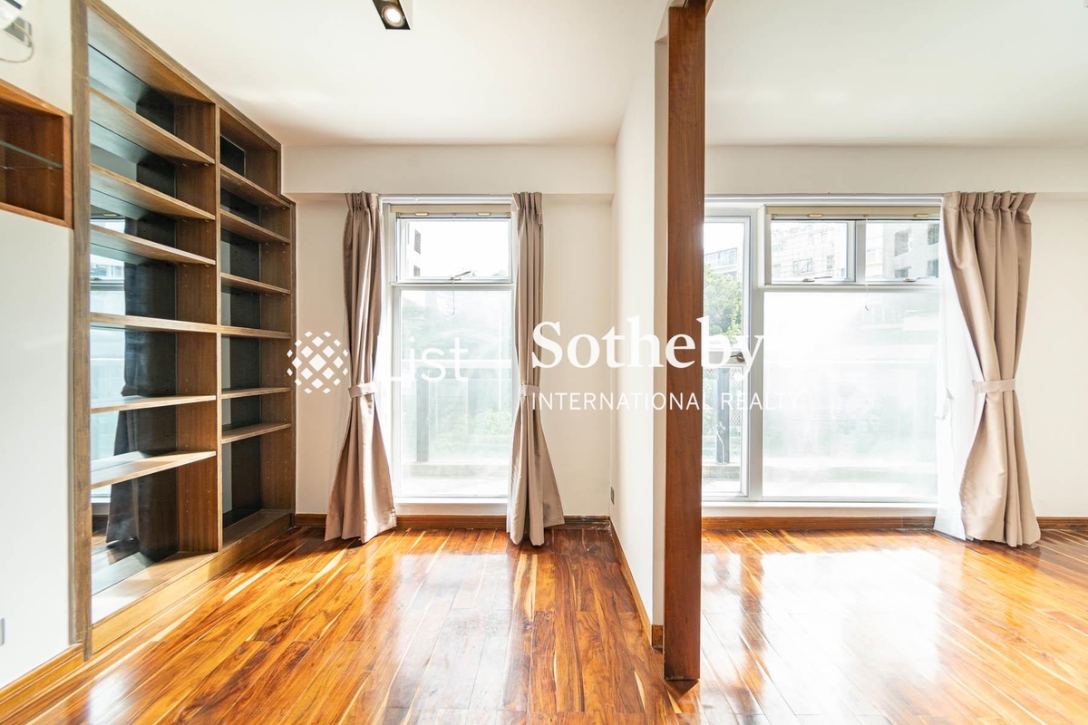 Shouson Garden 壽山花園 | Second and Third Bedrooms