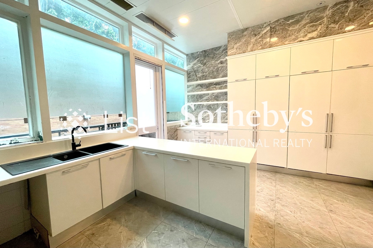 12 Shouson Hill Road 壽山村道12號 | Kitchen