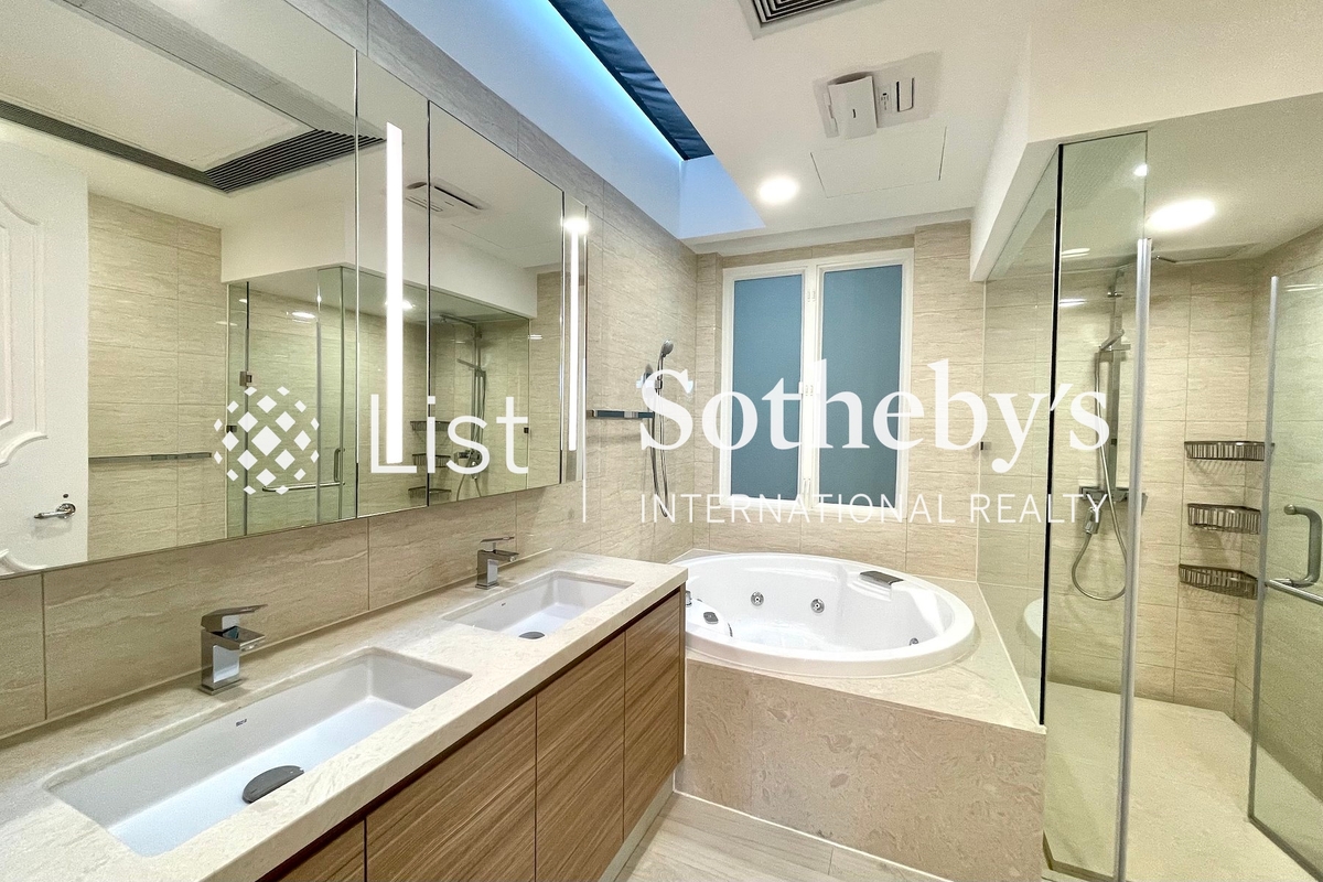 12 Shouson Hill Road 壽山村道12號 | Master Bathroom