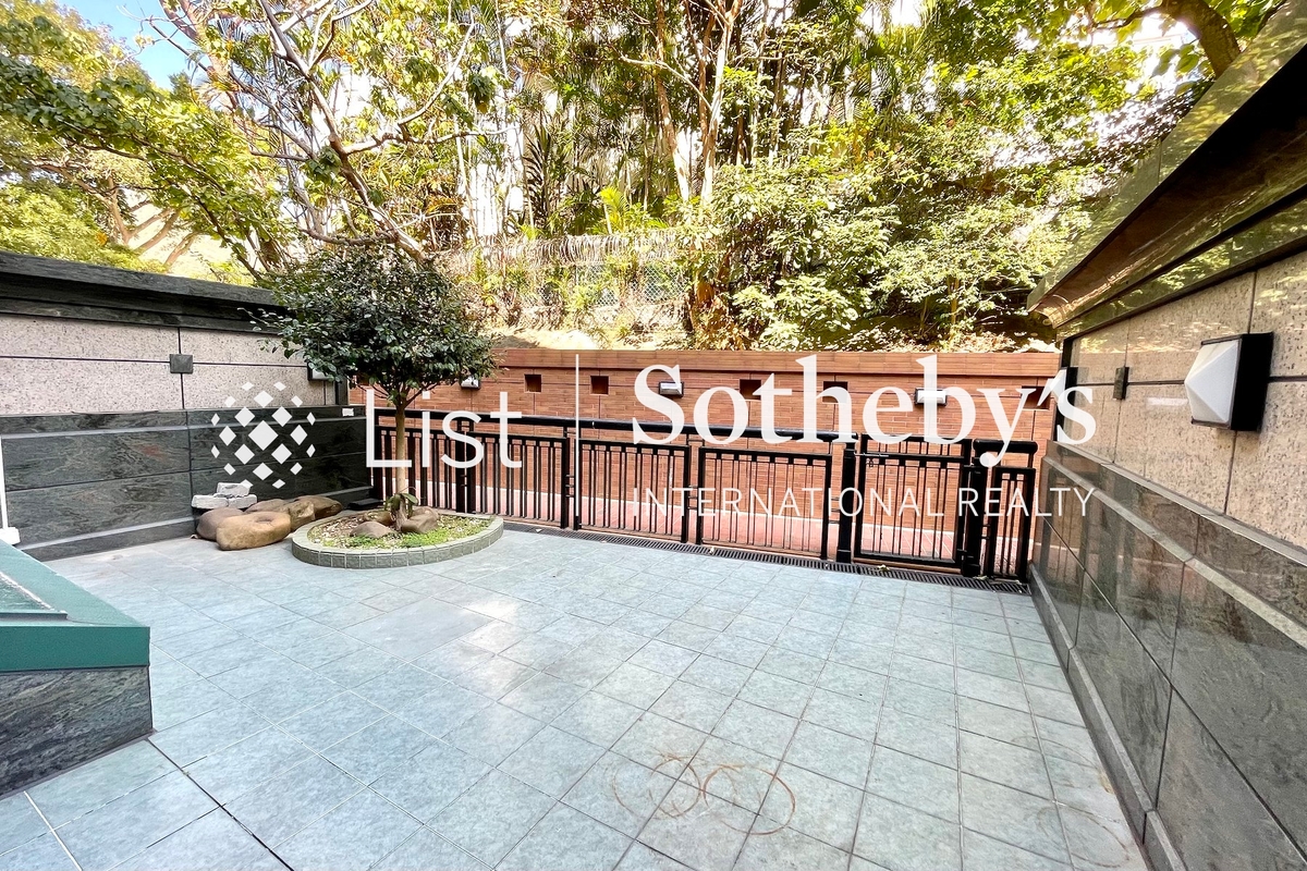 12 Shouson Hill Road 壽山村道12號 | Private Terrace off Kitchen