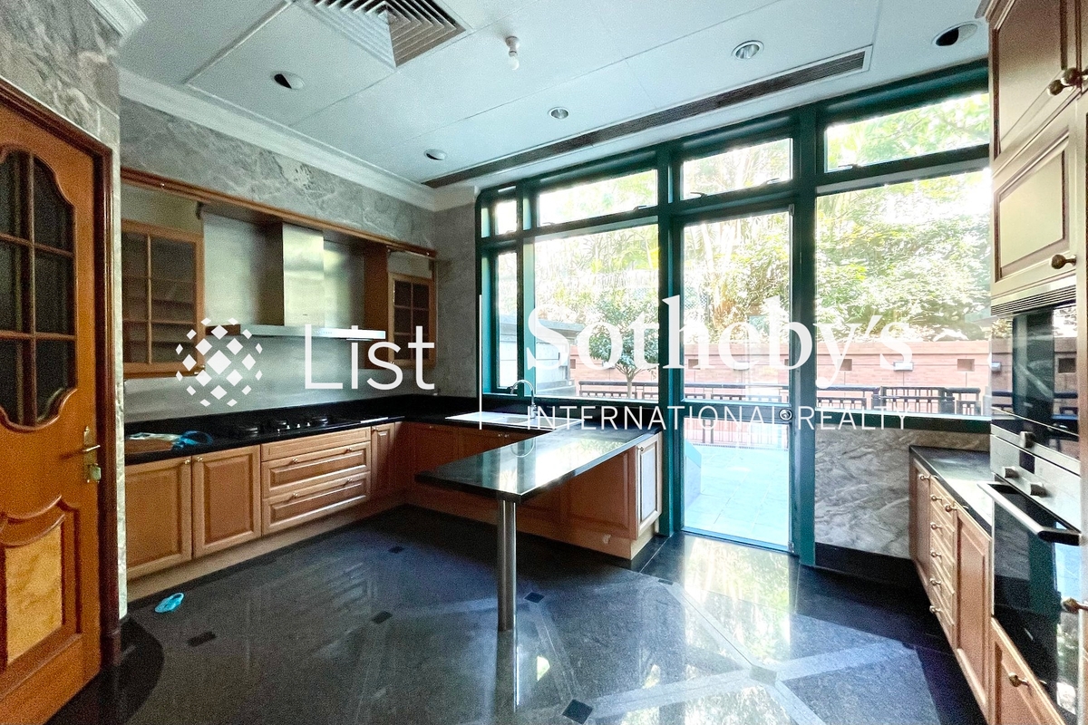 12 Shouson Hill Road 壽山村道12號 | Kitchen
