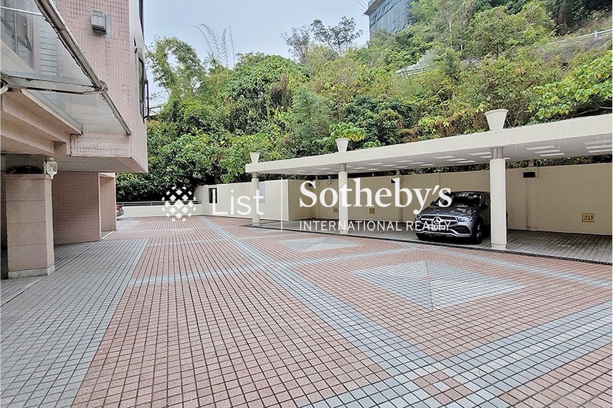 Elite Villas 怡禮苑 | Car Park