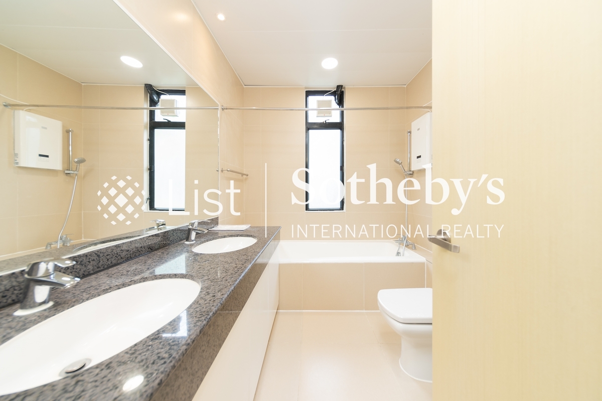 Elite Villas 怡禮苑 | Master Bathroom