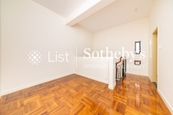 Elite Villas 怡禮苑 | Internal Staircase