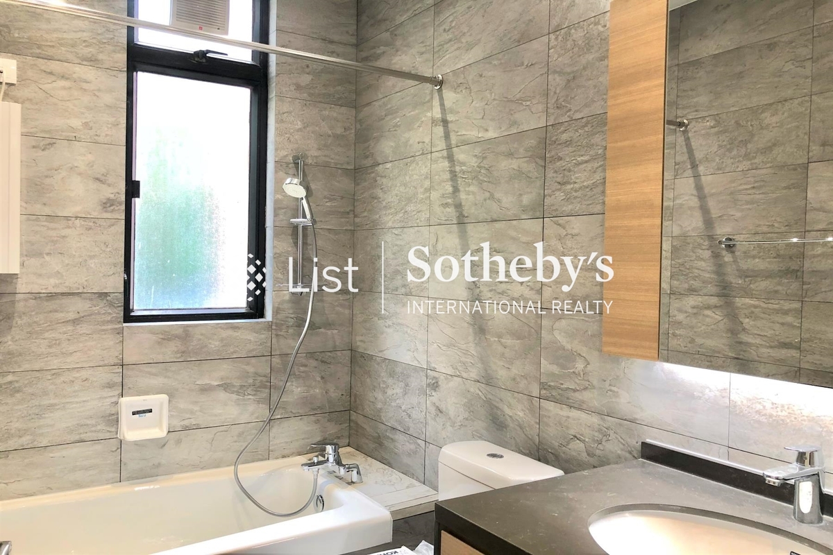 Elite Villas 怡禮苑 | Master Bathroom