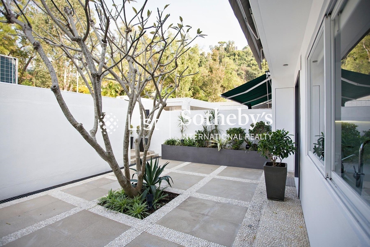 Manderly Garden 文禮苑 | Private Garden off Living Room