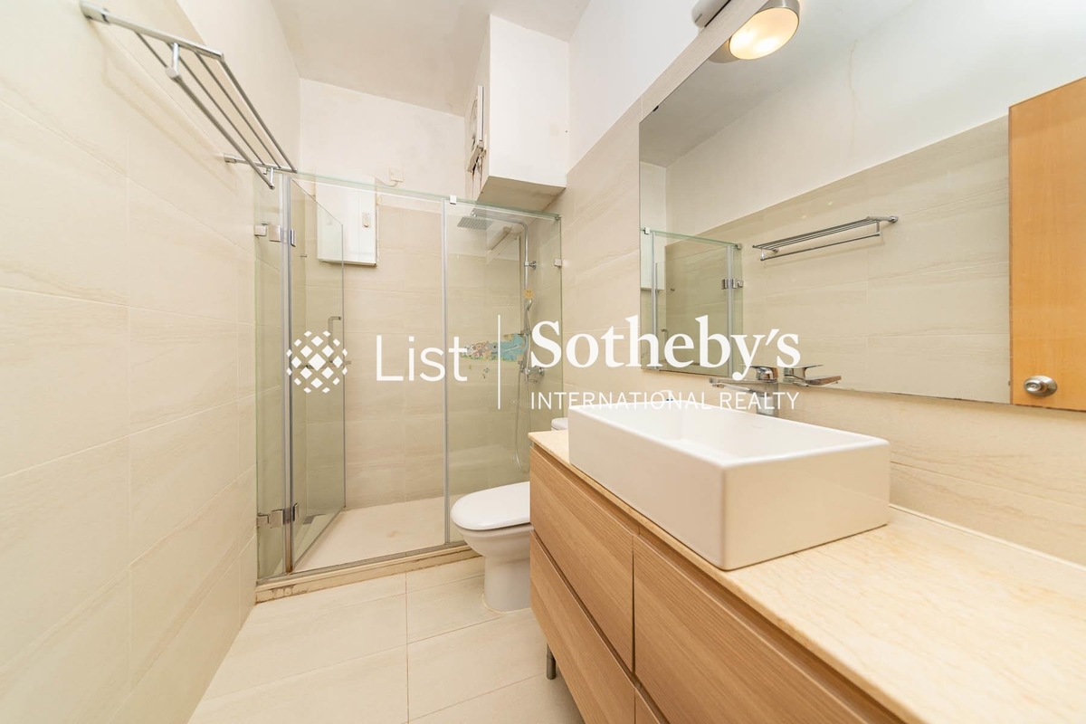 Orchid Hill Orchid Hill | Guest Bathroom