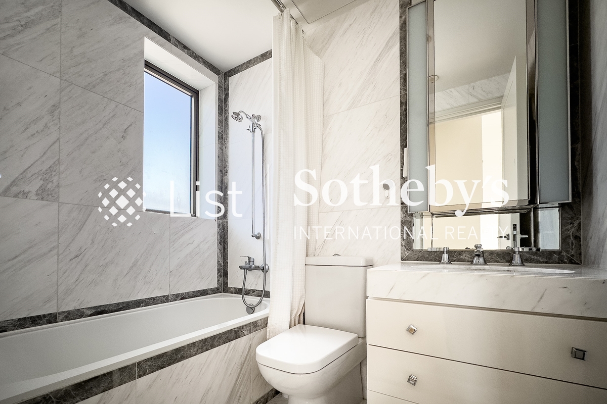 Kensington Hill Kensington Hill | Master Bathroom