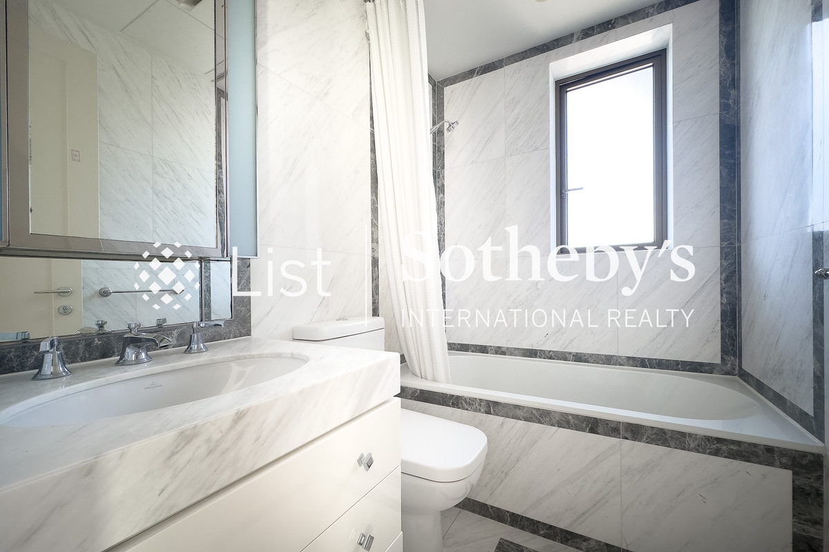 Kensington Hill Kensington Hill | Guest Bathroom