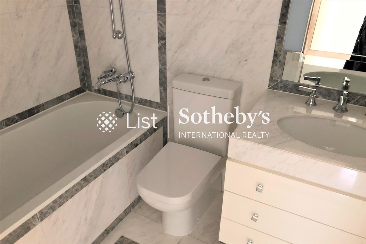 Kensington Hill Kensington Hill | Master Bathroom