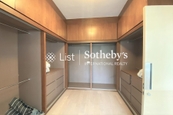 Springfield Gardens 春暉園 | Walk-in Closet in Master Bedroom
