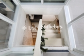 Goldson Place 金信閣 | Internal Staircase