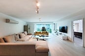 Goldson Place 金信阁 | Living and Dining Room