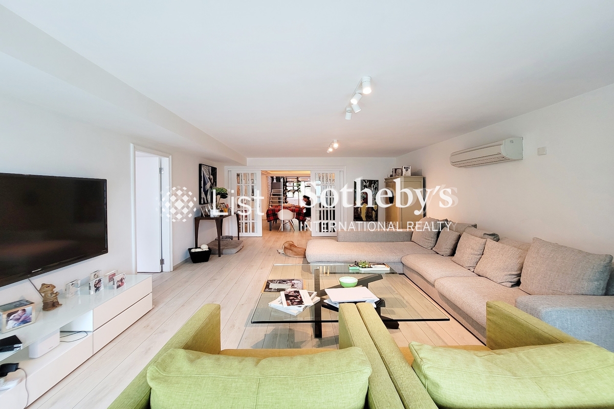 Goldson Place 金信閣 | Living Room