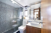 Goldson Place 金信閣 | Master Bathroom