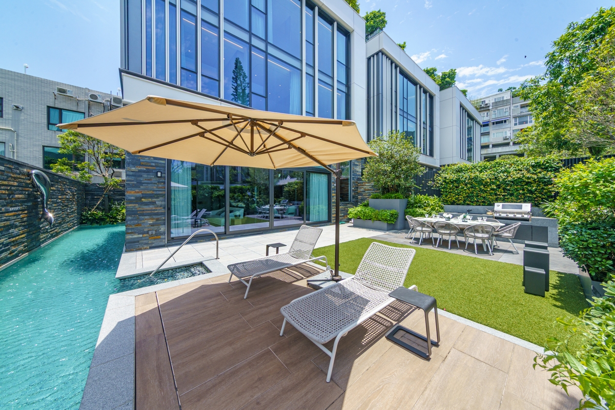 Ansaldo 南天第 | Private Garden off Living and Dining Room